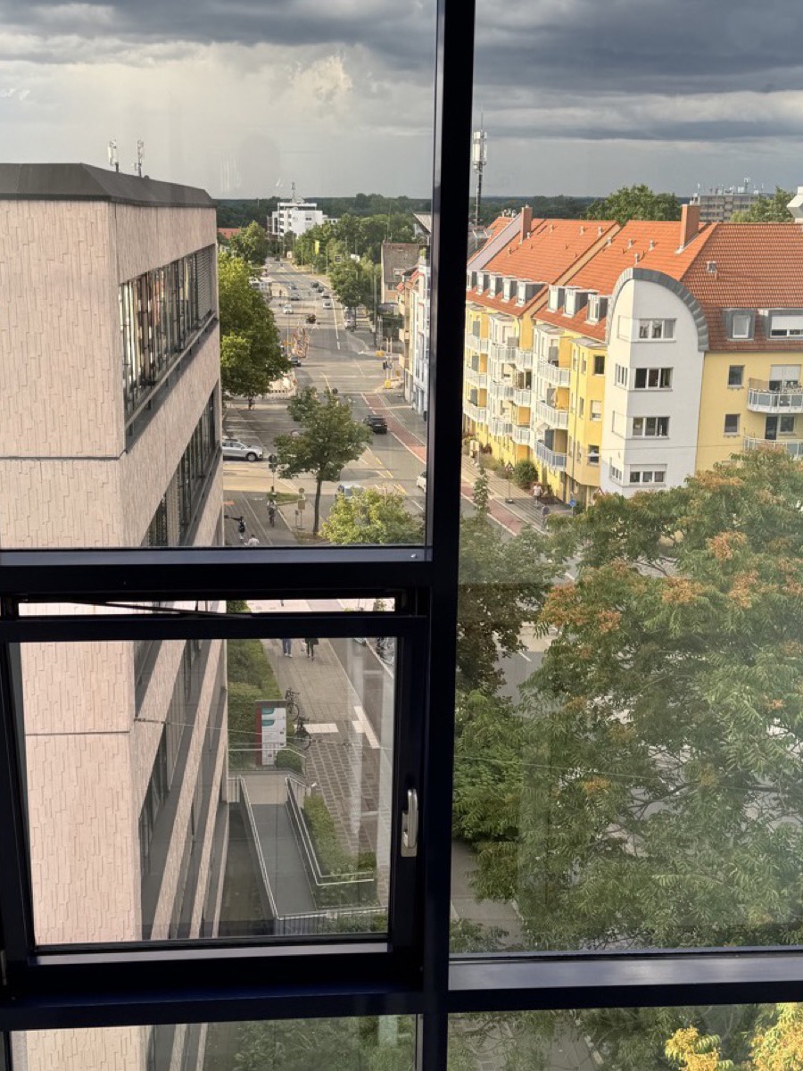 Klare Sicht nach der Fensterreinigung, Bürogebäude