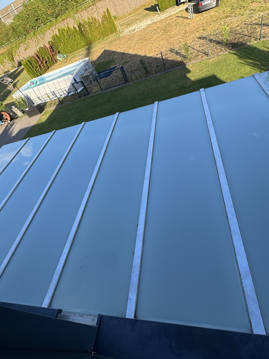 Gereinigte Glasüberdachung