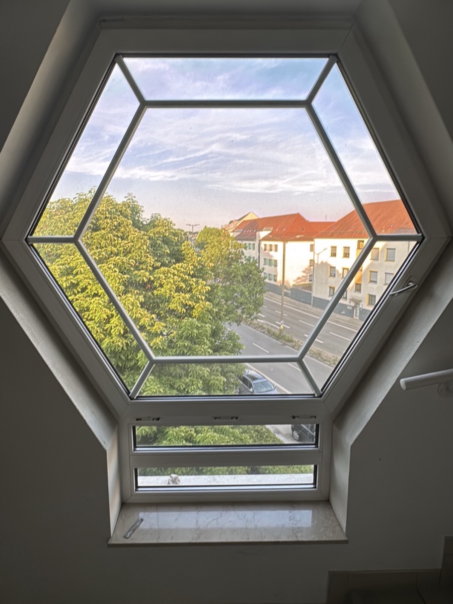 Gereinigtes Sechseckfenster